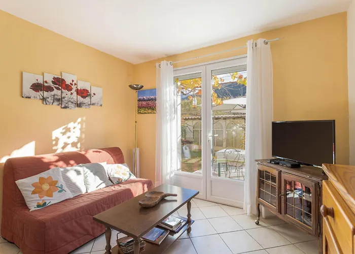 A Ria-sirach Apartment *